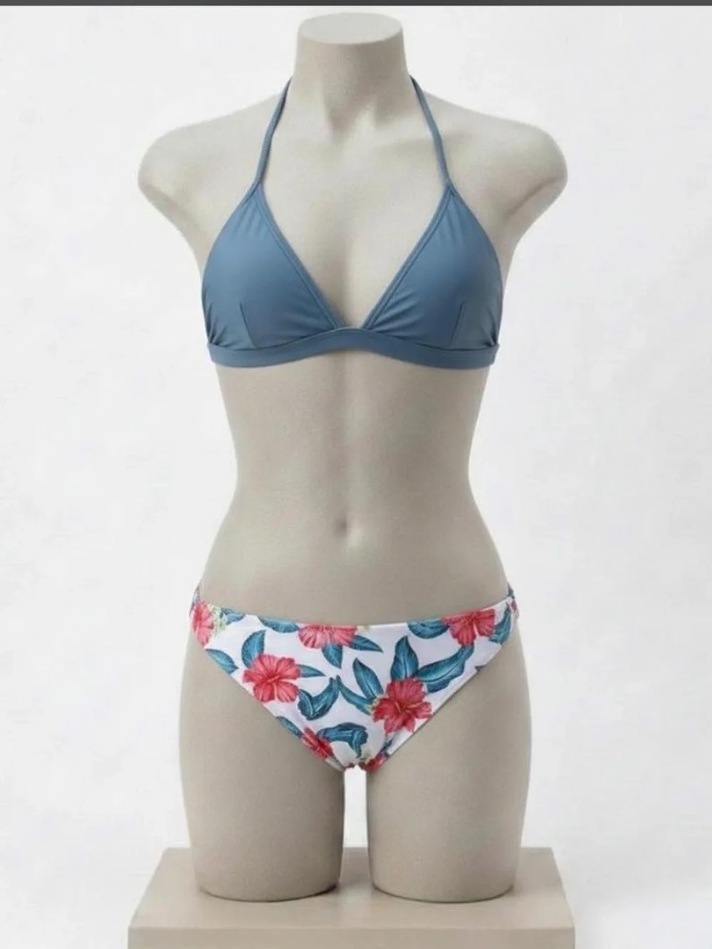 Extreme Cheeky Women’s Blue Triangle Bikini Set - Picture 1 of 6